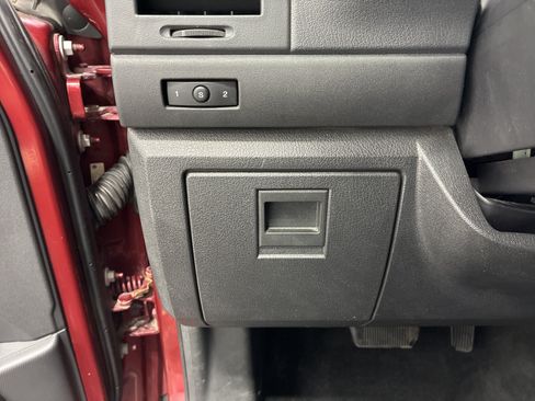 Used 2012 Jeep Liberty Limited AWD/4WD image 18