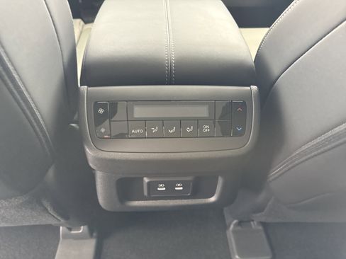 New 2026 Nissan Pathfinder SL image 17