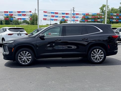 Used 2025 Buick Enclave Preferred FWD image 8