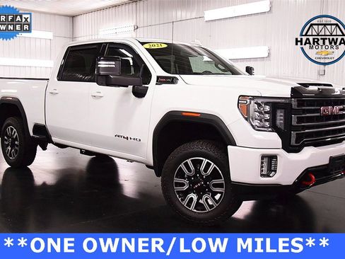 Used 2021 GMC Sierra 2500 AT4 image 1
