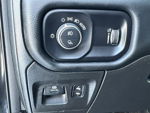 Used 2022 RAM 1500 Big Horn w/ Built-to-serve Edition image 24