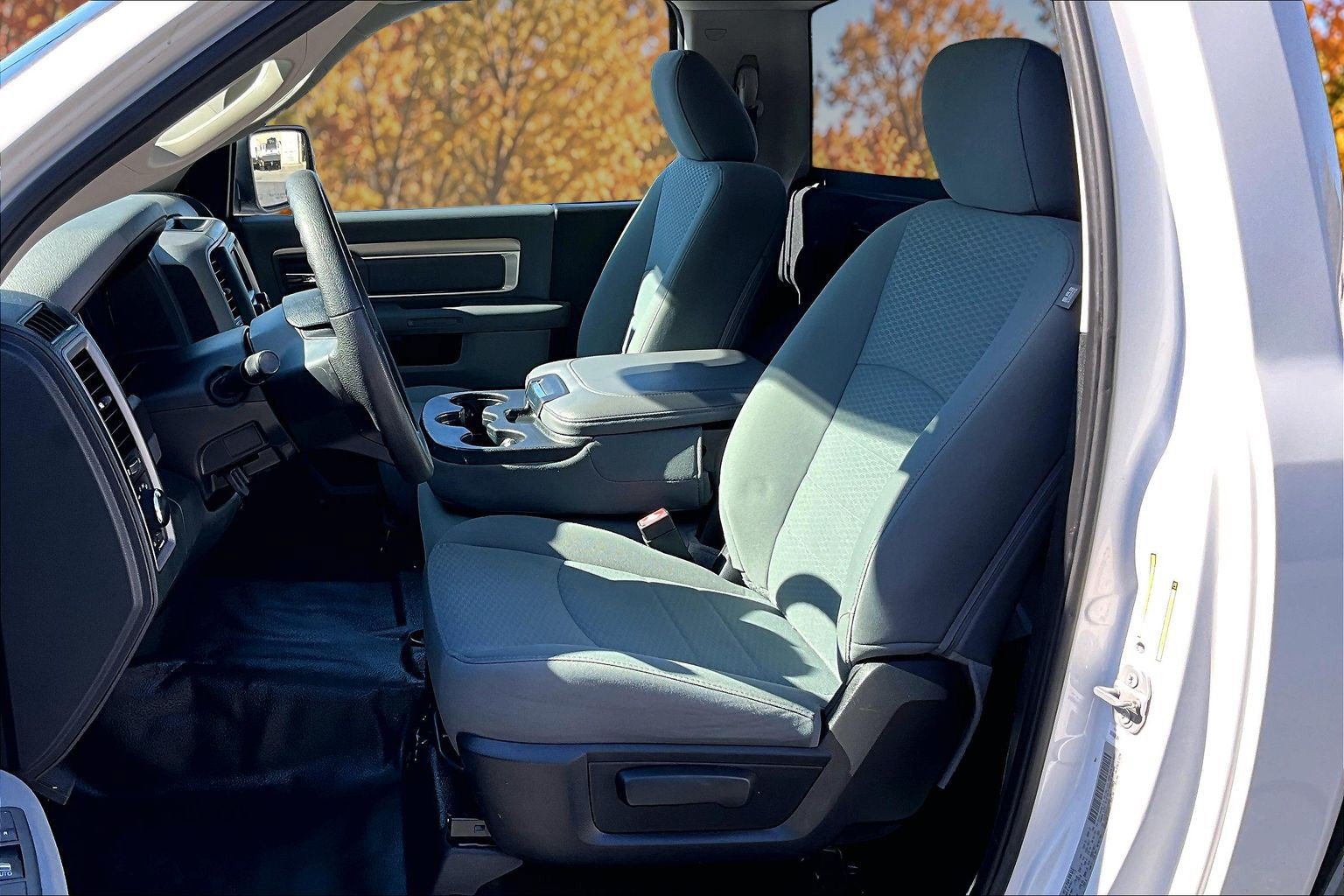 Used 2018 RAM 1500 Express AWD/4WD image 26
