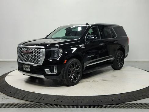 Used 2023 GMC Yukon Denali w/ LPO, Floor Liner Package AWD/4WD image 4
