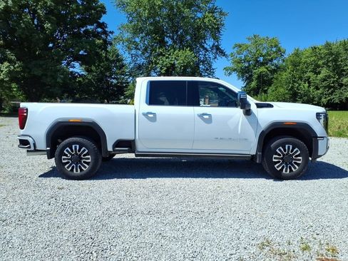 Used 2025 GMC Sierra 3500 Denali Ultimate AWD/4WD image 12