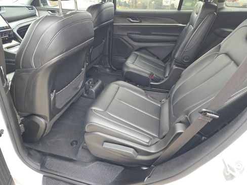 Certified 2023 Jeep Grand Cherokee L Limited image 18