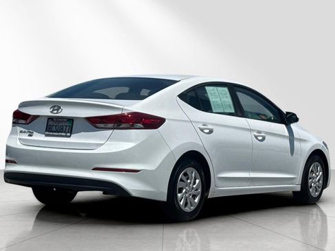 Used 2018 Hyundai Elantra SE FWD image 4
