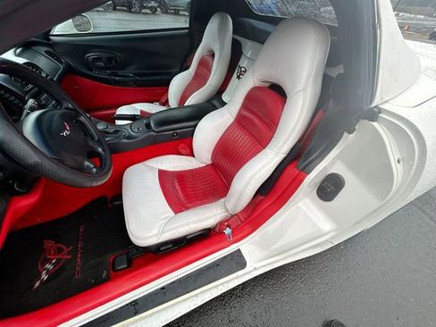 Used 2001 Chevrolet Corvette Convertible w/ Preferred Equipment Group2 image 16