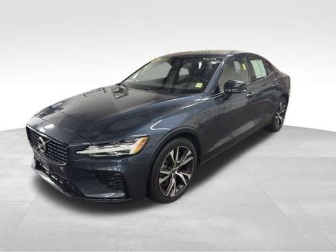 Used 2021 Volvo S60 T8 R-Design Expression image 3