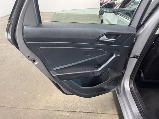 Used 2024 Volkswagen Jetta SE FWD image 20
