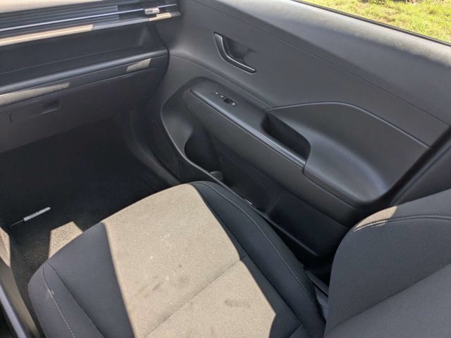 Used 2025 Hyundai Kona SEL AWD/4WD image 16