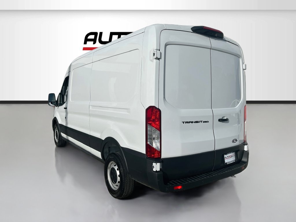 Used 2026 Ford Transit 250 148 Medium Roof RWD image 5