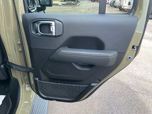 New 2025 Jeep Gladiator Sport image 49