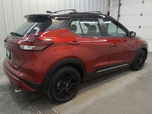 Used 2022 Nissan Kicks SR w/ Interior Electronics Package FWD image 10