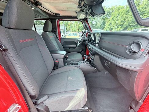 Used 2025 Jeep Wrangler Unlimited Rubicon AWD/4WD image 22