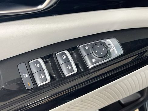 Certified 2023 Kia Carnival EX FWD image 18