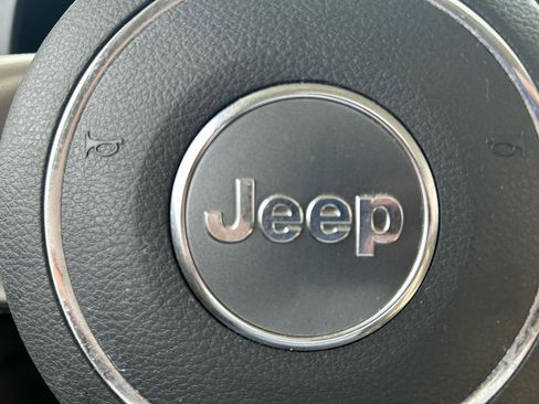 Used 2015 Jeep Patriot Latitude w/ Sun/Sound Group AWD/4WD image 21