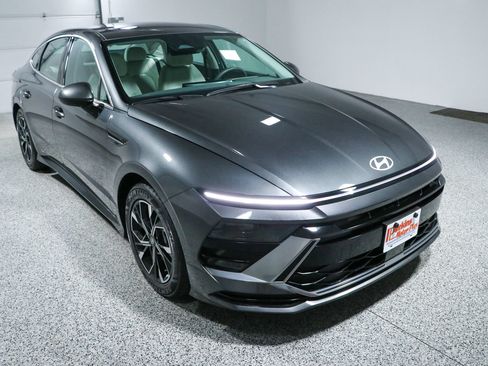 Used 2025 Hyundai Sonata SEL FWD image 5