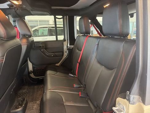 Used 2017 Jeep Wrangler Unlimited Rubicon AWD/4WD image 14