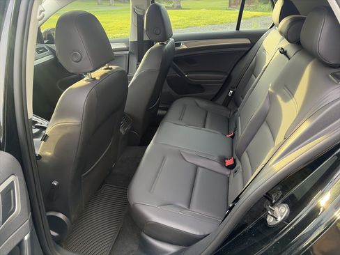 Used 2015 Volkswagen Golf SE w/ Lighting Package FWD image 22