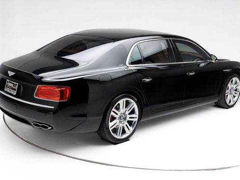 Used 2018 Bentley Flying Spur S V8 AWD/4WD image 35