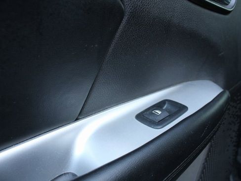 Used 2017 Dodge Journey SXT w/ Comfort/Convenience Group image 16