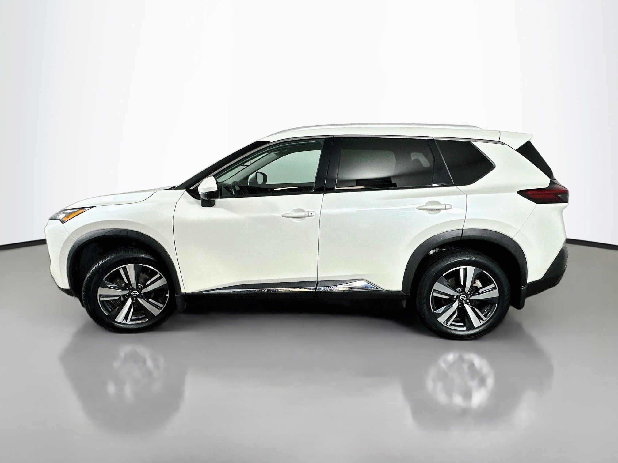 Used 2023 Nissan Rogue SL AWD/4WD image 4