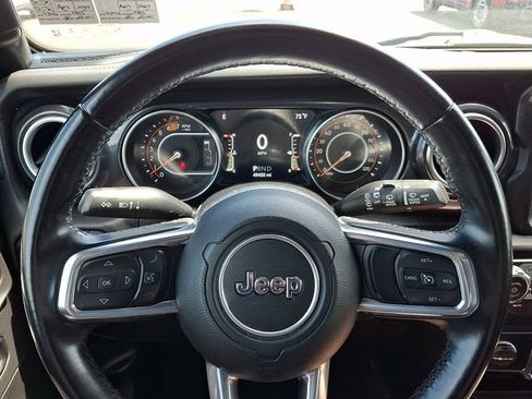 Used 2021 Jeep Wrangler Unlimited Sahara AWD/4WD image 17