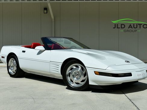Used 1994 Chevrolet Corvette Convertible RWD image 1