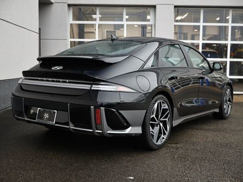 Used 2024 Hyundai Ioniq 6 SEL image 7