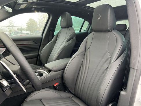 New 2025 Maserati Grecale Modena image 11