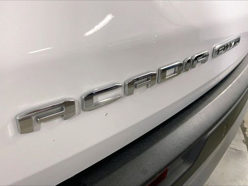 Used 2025 GMC Acadia Elevation AWD/4WD image 8