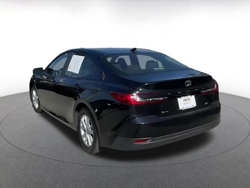 Used 2025 Toyota Camry LE image 11