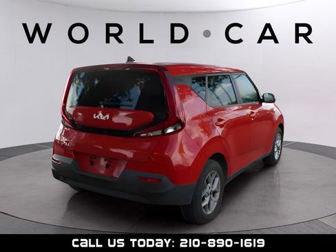 Used 2022 Kia Soul LX w/ Technology Package FWD image 7