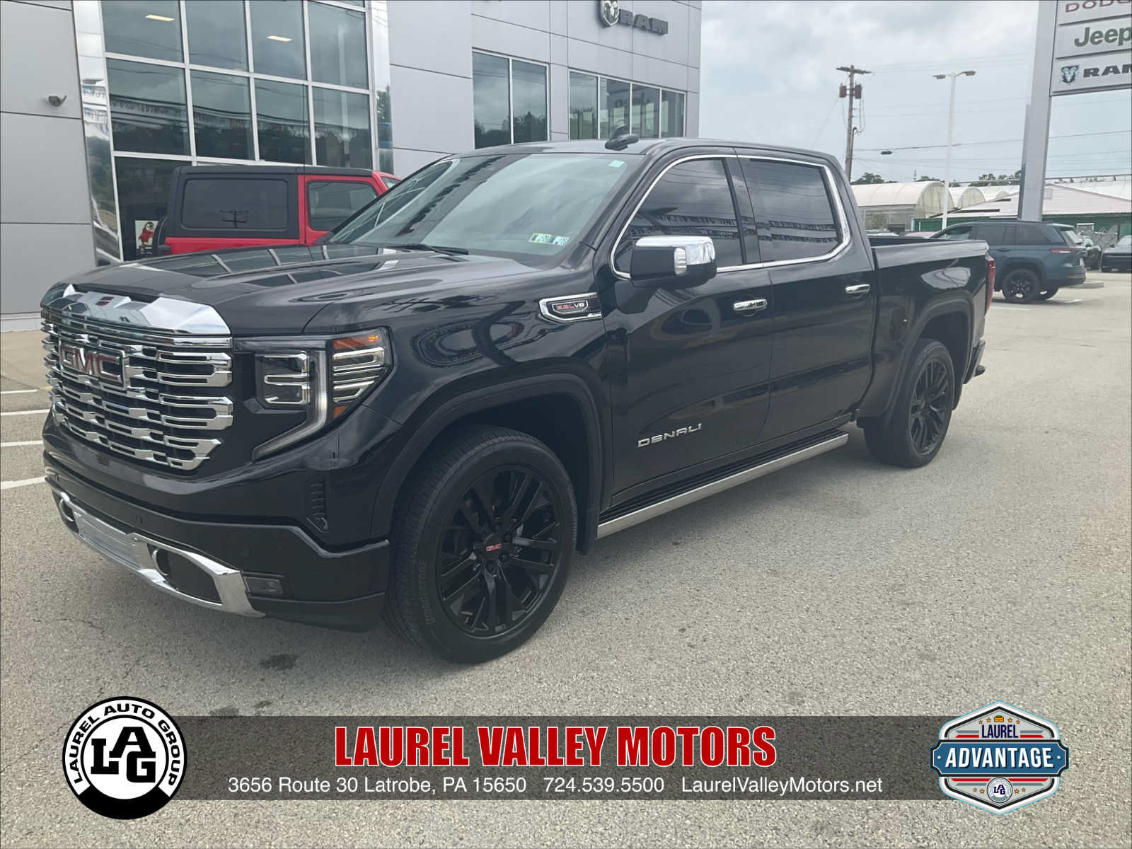 Used 2023 GMC Sierra 1500 Denali AWD/4WD image 1