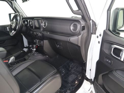 Used 2022 Jeep Wrangler Unlimited Sahara w/ Cold Weather Group AWD/4WD image 43