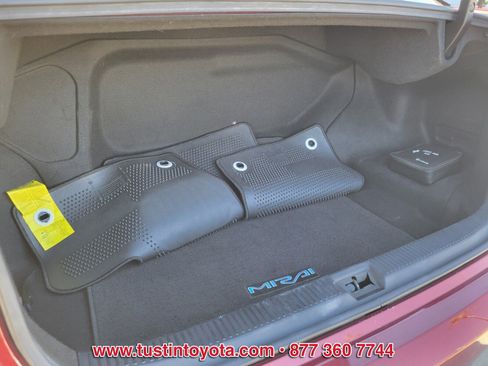 Certified 2017 Toyota Mirai Base image 12