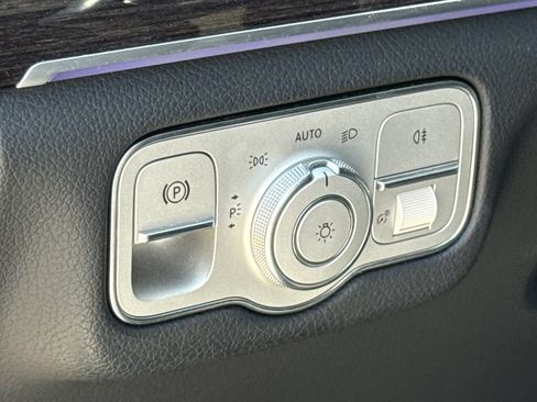Used 2020 Mercedes-Benz GLE 350 4MATIC image 24