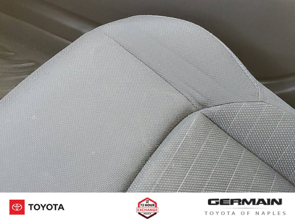 Used 2022 Toyota Corolla SE w/ SE Premium Package FWD image 30