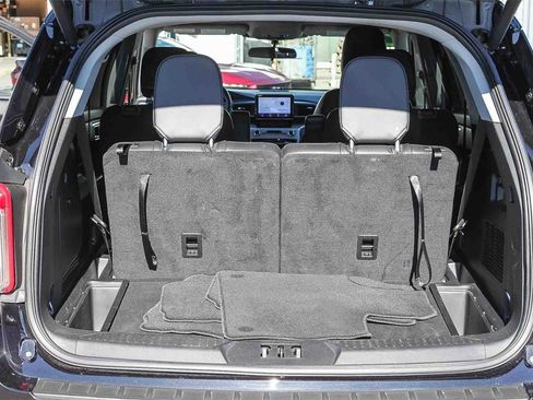 Certified 2023 Ford Explorer XLT w/ Equipment Group 202A image 33