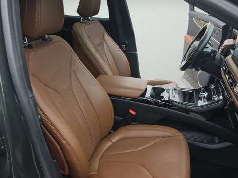 Used 2023 Lincoln Nautilus Reserve w/ Luxury Package FWD image 26