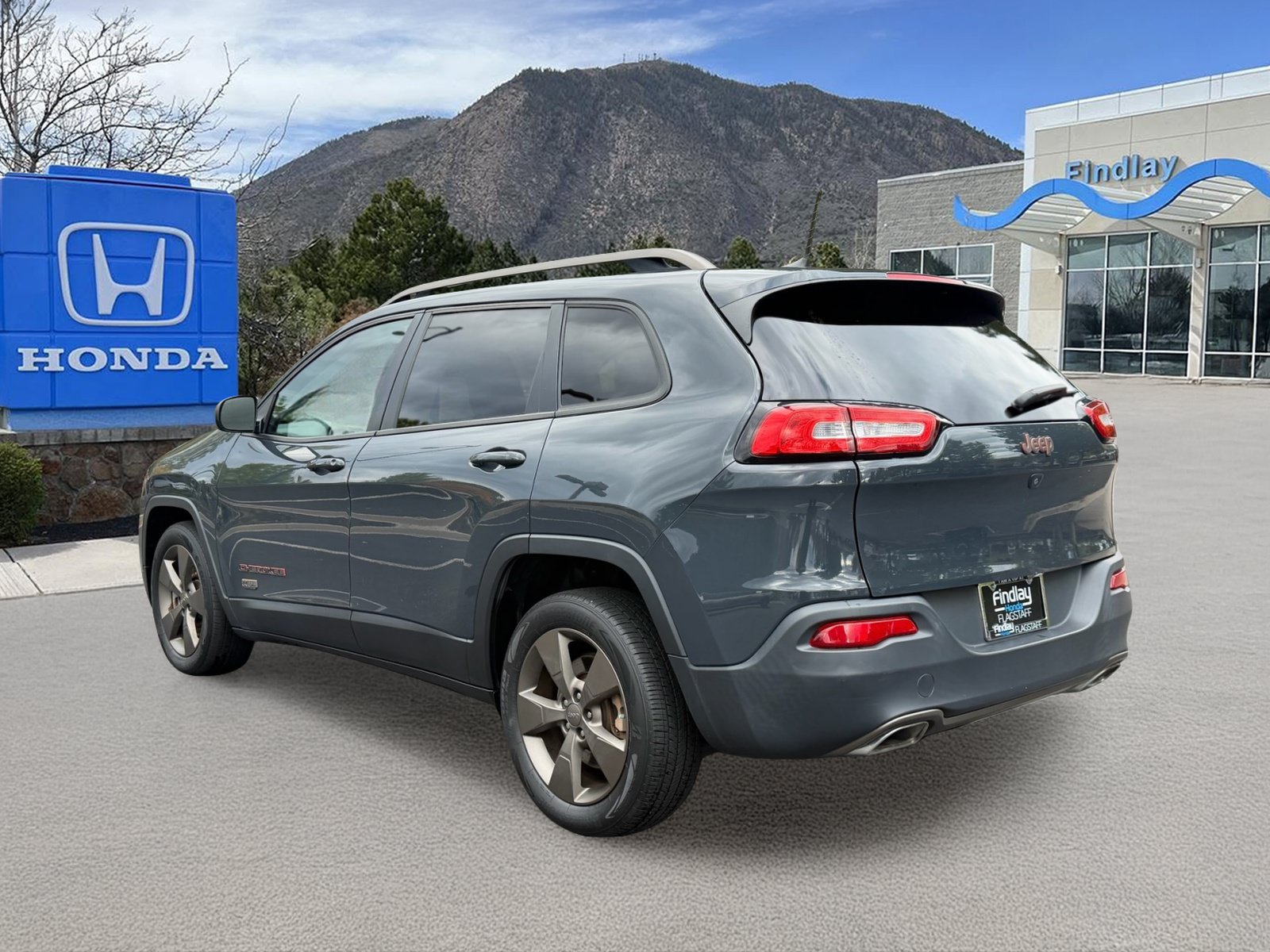 Used 2016 Jeep Cherokee 75th Anniversary FWD image 4