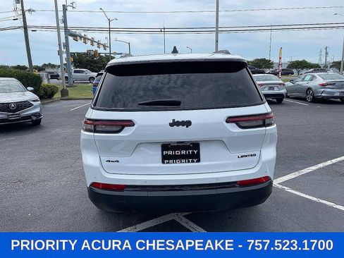 Used 2025 Jeep Grand Cherokee L Limited w/ Black Appearance Package AWD/4WD image 5