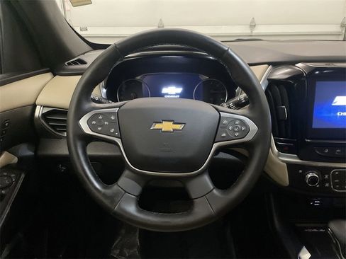 Used 2023 Chevrolet Traverse Premier image 5