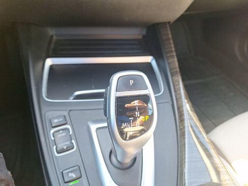 Used 2020 BMW 230i Convertible w/ Premium Package image 28