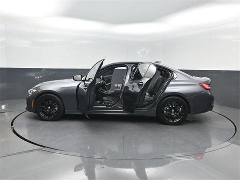 Used 2019 BMW 330i Sedan w/ Convenience Package image 40