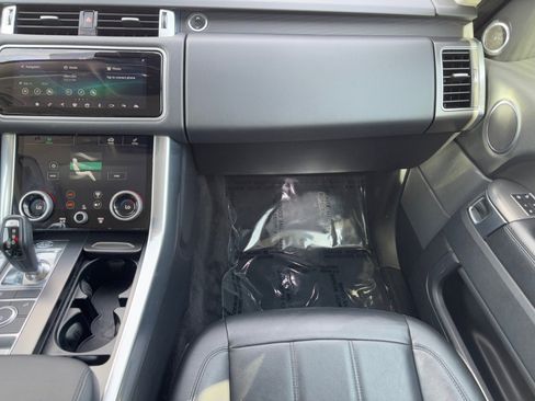 Used 2020 Land Rover Range Rover Sport SE image 15