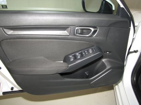 Certified 2025 Honda Civic LX image 9
