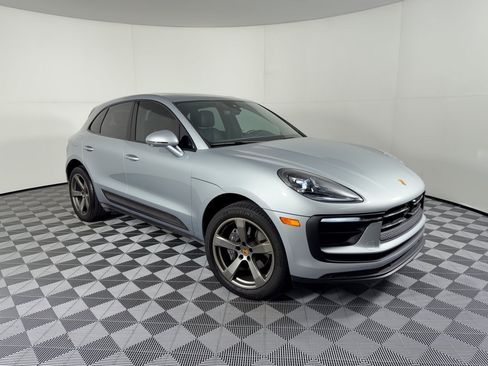 Used 2024 Porsche Macan AWD/4WD image 7