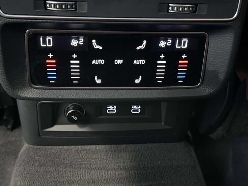 Used 2021 Audi Q8 Prestige AWD/4WD image 20