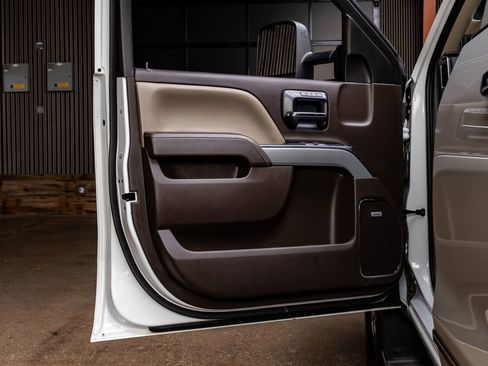 Used 2015 Chevrolet Silverado 2500 LTZ w/ LTZ Plus Package image 31